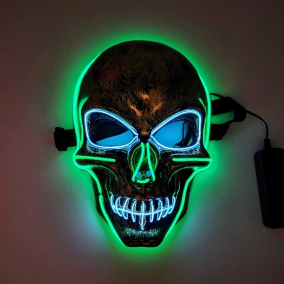 NEW LED LIGHT UP SKULL MASKS GREEN GOLD - Picture 1 of 3